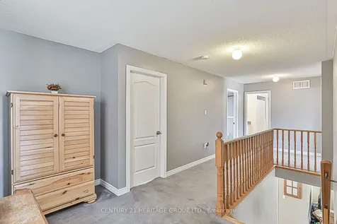 52 Perivale Gardens Aurora ON L4G 7P8