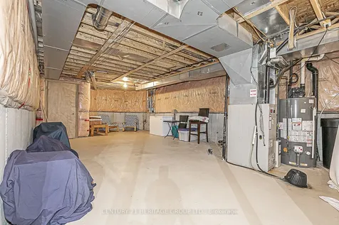 52 Perivale Gardens Aurora ON L4G 7P8