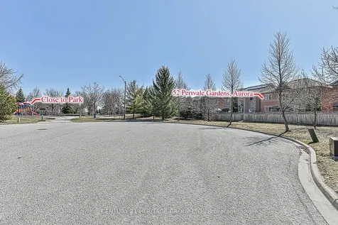 52 Perivale Gardens Aurora ON L4G 7P8