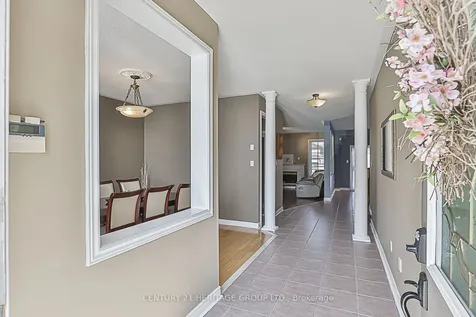 52 Perivale Gardens Aurora ON L4G 7P8