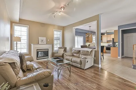 52 Perivale Gardens Aurora ON L4G 7P8