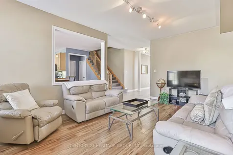 52 Perivale Gardens Aurora ON L4G 7P8