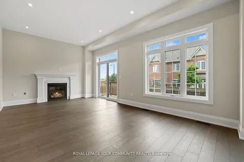 120 Lewis Honey Drive Aurora ON L4G 0J3