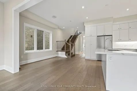 120 Lewis Honey Drive Aurora ON L4G 0J3