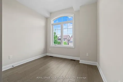 120 Lewis Honey Drive Aurora ON L4G 0J3