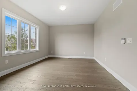 120 Lewis Honey Drive Aurora ON L4G 0J3