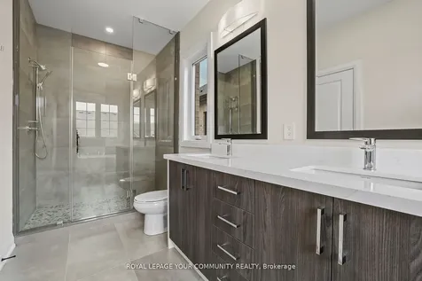 120 Lewis Honey Drive Aurora ON L4G 0J3