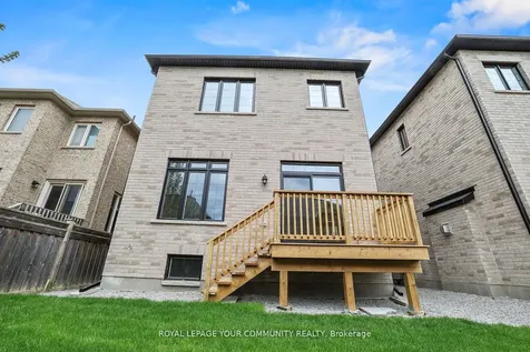 120 Lewis Honey Drive Aurora ON L4G 0J3