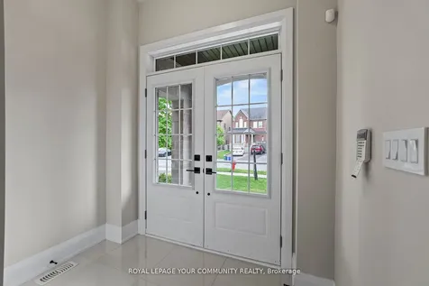 120 Lewis Honey Drive Aurora ON L4G 0J3