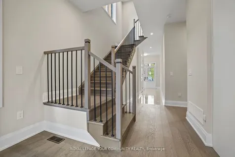 120 Lewis Honey Drive Aurora ON L4G 0J3