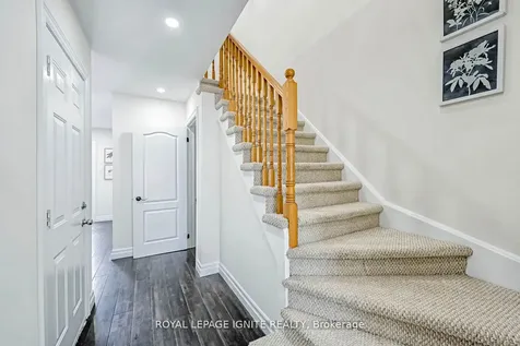 7 Natale Court Bradford West Gwillimbury ON L3Z 3B1