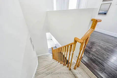 7 Natale Court Bradford West Gwillimbury ON L3Z 3B1