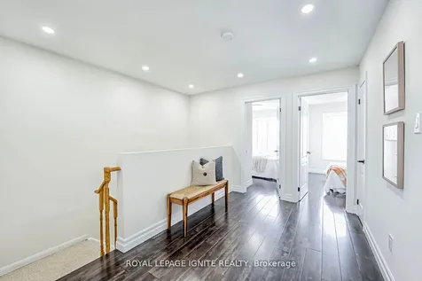 7 Natale Court Bradford West Gwillimbury ON L3Z 3B1