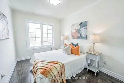 7 Natale Court Bradford West Gwillimbury ON L3Z 3B1