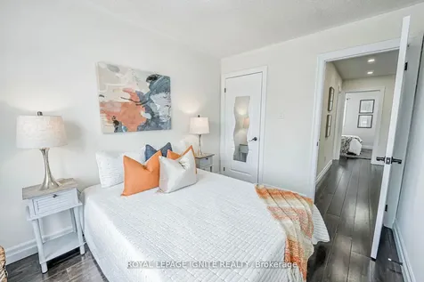 7 Natale Court Bradford West Gwillimbury ON L3Z 3B1