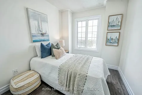 7 Natale Court Bradford West Gwillimbury ON L3Z 3B1