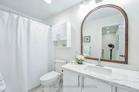 7 Natale Court Bradford West Gwillimbury ON L3Z 3B1