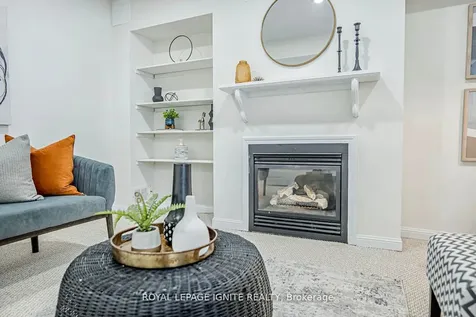 7 Natale Court Bradford West Gwillimbury ON L3Z 3B1