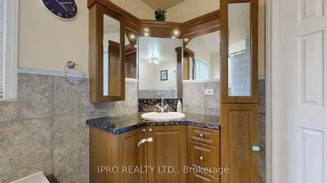 147 Professor Day Drive Bradford West Gwillimbury ON L3Z 3B9