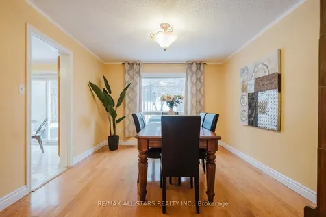 18 October Lane Aurora ON L4G 6Y1