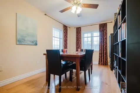 18 October Lane Aurora ON L4G 6Y1