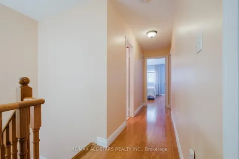 18 October Lane Aurora ON L4G 6Y1