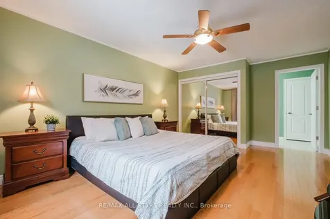 18 October Lane Aurora ON L4G 6Y1