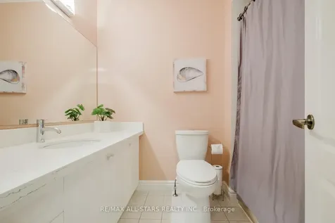 18 October Lane Aurora ON L4G 6Y1