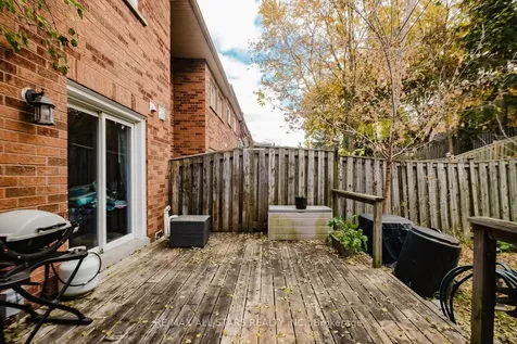 18 October Lane Aurora ON L4G 6Y1