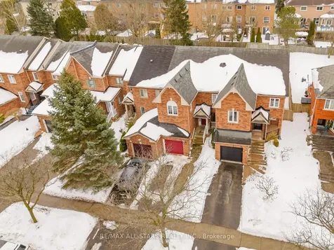 18 October Lane Aurora ON L4G 6Y1