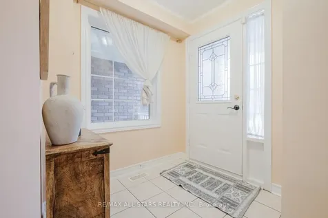 18 October Lane Aurora ON L4G 6Y1