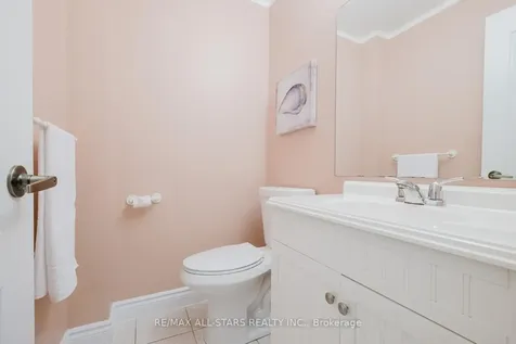 18 October Lane Aurora ON L4G 6Y1