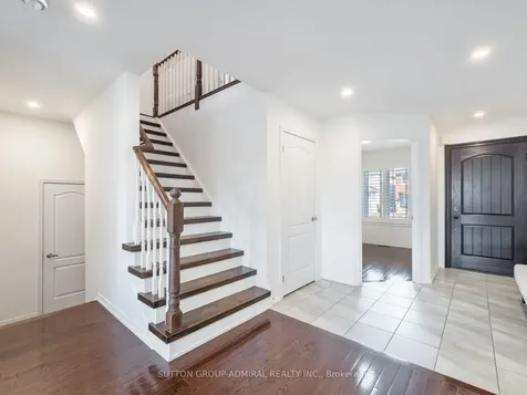 205 Romanelli Crescent Bradford West Gwillimbury ON L3Z 0X6