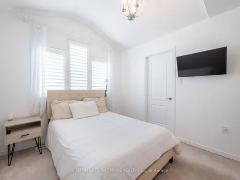 205 Romanelli Crescent Bradford West Gwillimbury ON L3Z 0X6