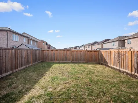 205 Romanelli Crescent Bradford West Gwillimbury ON L3Z 0X6