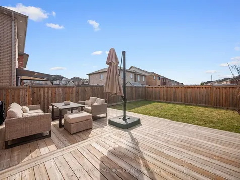 205 Romanelli Crescent Bradford West Gwillimbury ON L3Z 0X6