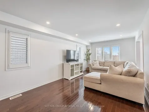 205 Romanelli Crescent Bradford West Gwillimbury ON L3Z 0X6