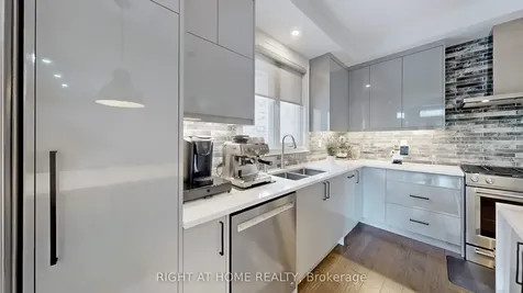 121 Bartram Crescent Bradford West Gwillimbury ON L3Z 4J2