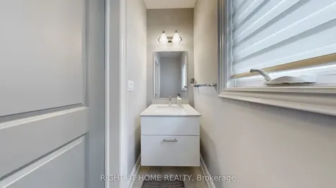 121 Bartram Crescent Bradford West Gwillimbury ON L3Z 4J2