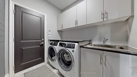 121 Bartram Crescent Bradford West Gwillimbury ON L3Z 4J2