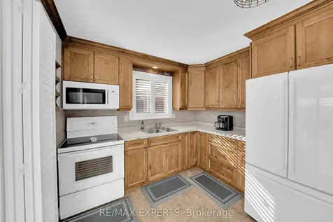 266 Britannia Avenue Bradford West Gwillimbury ON L3Z 1A7