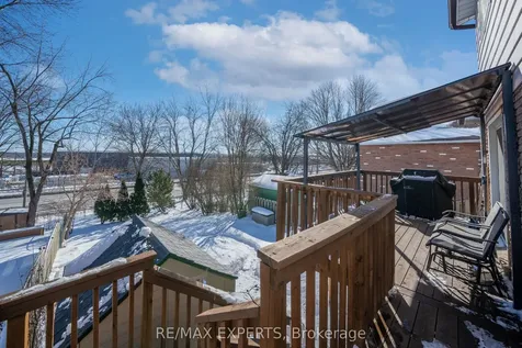 266 Britannia Avenue Bradford West Gwillimbury ON L3Z 1A7