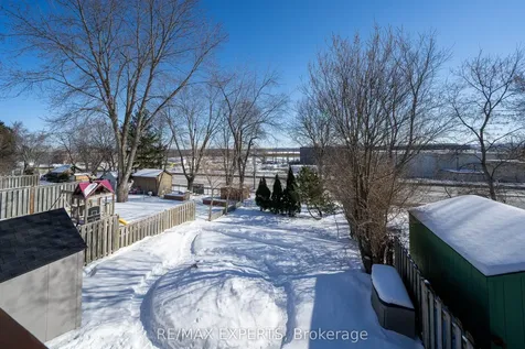 266 Britannia Avenue Bradford West Gwillimbury ON L3Z 1A7