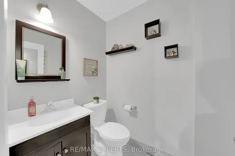 266 Britannia Avenue Bradford West Gwillimbury ON L3Z 1A7