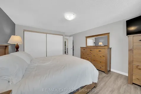 266 Britannia Avenue Bradford West Gwillimbury ON L3Z 1A7