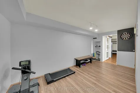 266 Britannia Avenue Bradford West Gwillimbury ON L3Z 1A7