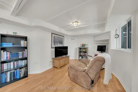 266 Britannia Avenue Bradford West Gwillimbury ON L3Z 1A7