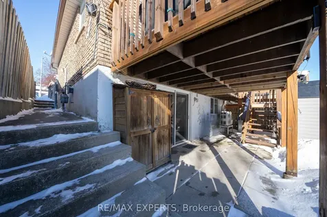 266 Britannia Avenue Bradford West Gwillimbury ON L3Z 1A7