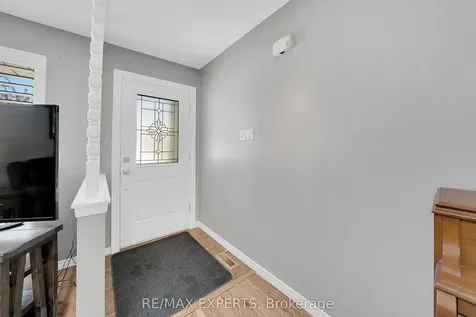 266 Britannia Avenue Bradford West Gwillimbury ON L3Z 1A7