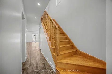 52 Acorn Lane Bradford West Gwillimbury ON L3Z 0H6